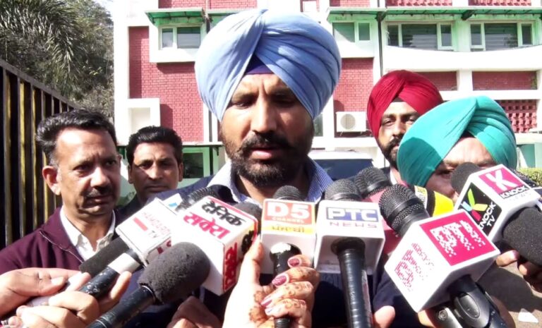 ਚੰਡੀਗੜ੍ਹ ਵਿਖੇ ਮੀਡੀਆ ਨੂੰ ਮੁਖਾਤਿਬ ਹੋਏ ਰਾਜਾ ਵੜਿੰਗ/ ਚੰਨੀ ਮਾਮਲੇ ਬਾਰੇ ਬੋਲਣ ਤੋਂ ਵੱਟਿਆ ਟਾਲਾ