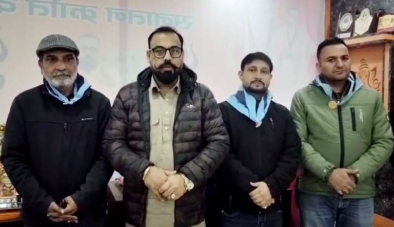 ਗੁਰਦਾਸਪੁਰ ਦੇ ਸਕੂਲ ’ਚ ਵੰਡੇ ਗਰਮ ਕੱਪੜੇ/ ਸੱਤਿਆ ਸਾਈਂ ਸੇਵਾ ਸਮਿਤੀ ਦਾ ਉਪਰਾਲਾ