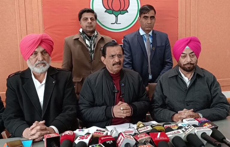 ਮੋਗਾ ਪਹੁੰਚੇ ਭਾਜਪਾ ਆਗੂ ਅਨਿਲ ਸਰੀਨ ਨੇ ਘੇਰੀ ਸਰਕਾਰ/ ਸਾਧੇ ਤਿੱਖੇ ਨਿਸ਼ਾਨੇ/ ਮੁੱਖ ਮੰਤਰੀ ਸਿਹਤ ਯੋਜਨਾ ’ਤੇ ਚੁੱਕੇ ਸਵਾਲ