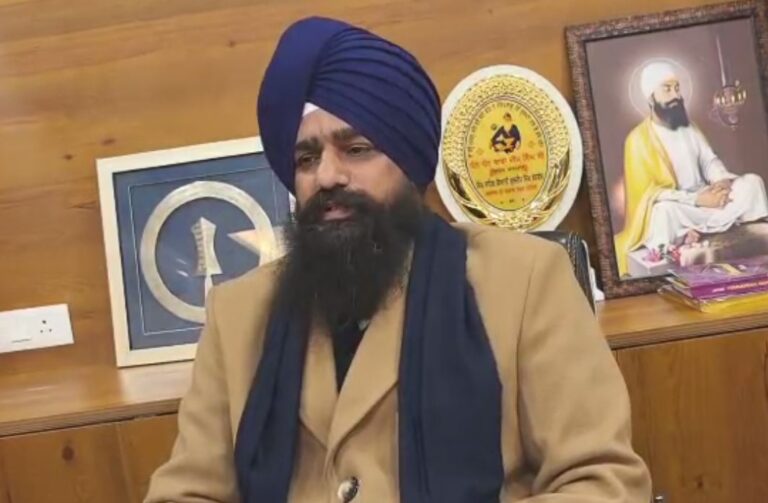 ਜਥੇਦਾਰ ਗੜਗੱਜ ਦਾ ਸਿੱਖ ਆਬਾਦੀ ਨੂੰ ਲੈ ਕੇ ਵੱਡਾ ਬਿਆਨ/ ਘਟਦੀ ਸਿੱਖ ਆਬਾਦੀ ਤੇ ਪ੍ਰਗਟਾਈ ਚਿੰਤਾ/ ਸਿੱਖ ਪਰਿਵਾਰਾਂ ਨੂੰ ਵੱਧ ਬੱਚੇ ਪੈਦਾ ਕਰਨ ਦੀ ਅਪੀਲ