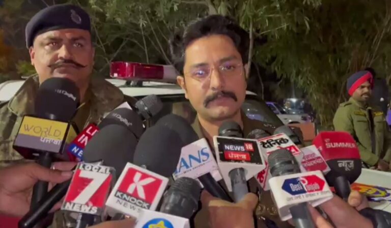 ਪਟਿਆਲਾ ਪੁਲਿਸ ਵੱਲੋਂ ਸੁਰੱਖਿਆ ਪ੍ਰਬੰਧ ਸਖਤ/ ਨਾਕੇਬੰਦੀ ਦੌਰਾਨ ਵਾਹਨਾਂ ਦੀ ਬਾਰੀਕੀ ਨਾਲ ਜਾਂਚ