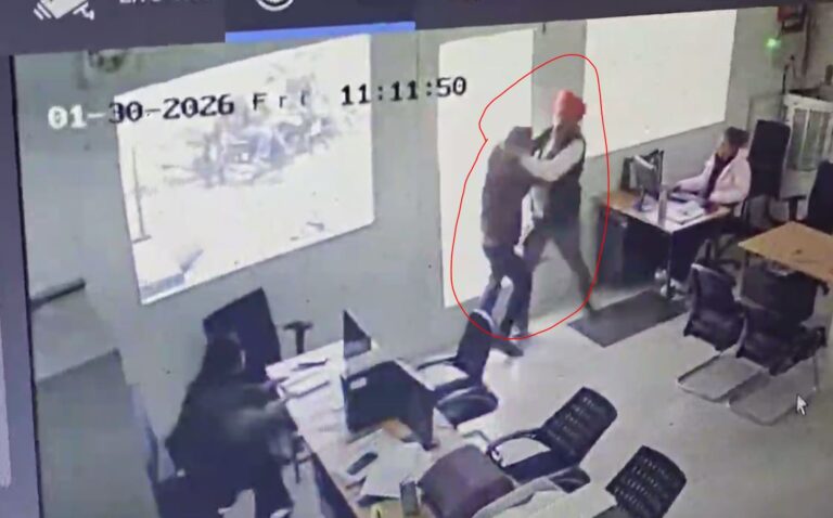 ਸੰਗਰੂਰ ਦੇ ਭਵਾਨੀਗੜ੍ਹ ’ਚ ਬੈਂਕ ਮੁਲਾਜ਼ਮਾਂ ਵਿਚਾਲੇ ਤਕਰਾਰ/ ਸੀਨੀਅਰ ਵੱਲੋਂ ਜੂਨੀਅਰ ਮੁਲਾਜਮ ਦੀ ਕੁੱਟਮਾਰ