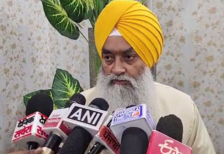 ਗਿ. ਰਘਬੀਰ ਸਿੰਘ ਦਾ SIT ਦੀ ਕਾਰਵਾਈ ਬਾਰੇ ਬਿਆਨ/ ਐਸਜੀਪੀਸੀ ਅਧਿਕਾਰੀਆਂ ਨੂੰ ਪ੍ਰੇਸ਼ਾਨ ਕਰਨ ਦਾ ਵਿਰੋਧ/ ਕਿਹਾ, ਜਾਂਚ ਹੋਵੇ, ਪਰ ਮਾਨਸਿਕ ਪ੍ਰੇਸ਼ਾਨੀ ਬਰਦਾਸ਼ਤ ਨਹੀਂ