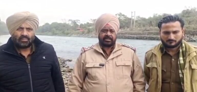 ਪਠਾਨਕੋਟ ’ਚ ਨਹਿਰ ਅੰਦਰ ਡਿੱਗਿਆ ਬਜ਼ੁਰਗ/ ਐਨਡੀਆਰਐਫ ਟੀਮਾਂ ਕਰ ਰਹੀਆਂ ਭਾਲ