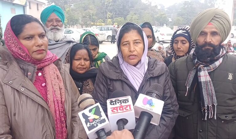 ਫਤਹਿਗੜ੍ਹ ਸਾਹਿਬ ਵਿਖੇ ਕੇਂਦਰ ਸਰਕਾਰ ਖਿਲਾਫ ਪ੍ਰਦਰਸ਼ਨ/ ਮਨਰੇਗਾ ਦਾ ਰੂਪ ਬਦਲਣ ਨੂੰ ਲੈ ਕੇ ਕੀਤੀ ਨਾਅਰੇਬਾਜ਼ੀ