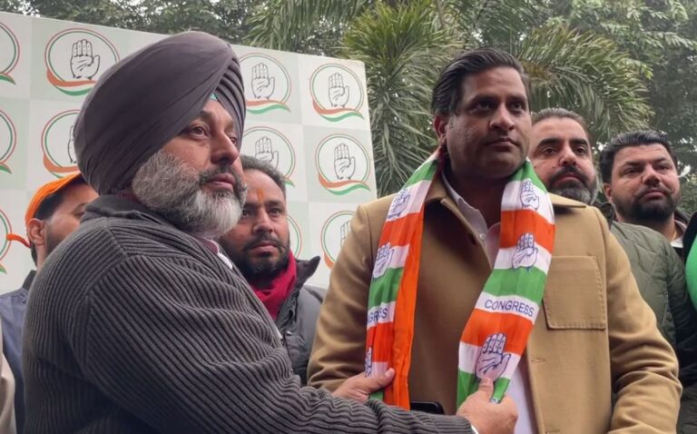 ਖੰਨਾ ’ਚ ਕਾਂਗਰਸ ਪਾਰਟੀ ਨੂੰ ਹੁਲਾਰਾ/ ਸਮਾਜ ਸੇਵੀ ਰਿੱਕੀ ਸ਼ਰਮਾ ਕਾਂਗਰਸ ਚ ਸ਼ਾਮਲ/ ਸਾਬਕਾ ਮੰਤਰੀ ਗੁਰਕੀਰਤ ਕੋਟਲੀ ਨੇ ਕੀਤਾ ਸਵਾਗਤ