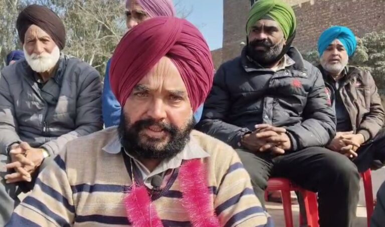 ਮਾਨਸਾ ’ਚ ਸੇਵਾਮੁਕਤ PRTC ਮੁਲਾਜ਼ਮਾਂ ਦੀ ਭੁੱਖ-ਹੜਤਾਲ/ ਪੈਨਸ਼ਨ ਤੇ ਹੋਰ ਮੰਗਾਂ ਮੰਨਣ ਦੀ ਕੀਤੀ ਮੰਗ