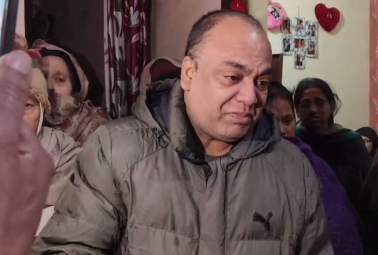 ਜਲੰਧਰ ’ਚ ਨੌਜਵਾਨ ਦੀ ਭੇਦਭਰੀ ਹਾਲਤ ’ਚ ਮੌਤ/  ਪਰਿਵਾਰ ਨੇ ਨਸ਼ੇ ਕਾਰਨ ਮੌਤ ਹੋਣ ਦੇ ਲਾਏ ਇਲਜ਼ਾਮ/ ਸਾਬਕਾ ਵਿਧਾਇਕ ਸ਼ੀਤਲ ਅਗੁਰਾਲ ਨੇ ਚੁੱਕੇ ਸਵਾਲ