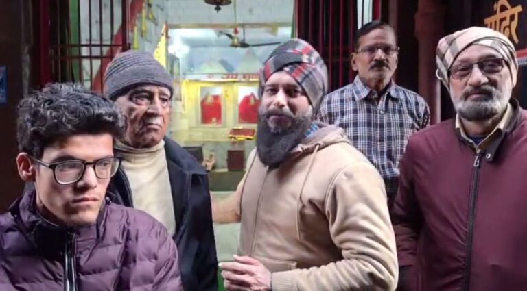 ਗੁਰਦਾਸਪੁਰ ’ਚ ਚੋਰ ਗਰੋਹ ਸਰਗਰਮ/ ਮੰਦਰਾਂ ਨੂੰ ਬਣਾਇਆ ਜਾ ਰਿਹਾ ਨਿਸ਼ਾਨਾ/ ਘਟਨਾ ਸੀਸੀਟੀਵੀ ਕੈਮਰੇ ’ਚ ਕੈਦ