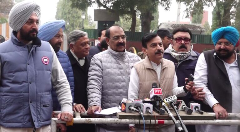 ਚੰਡੀਗੜ੍ਹ ’ਚ ਰਾਜਪਾਲ ਨੂੰ ਮਿਲਿਆ ਭਾਜਪਾ ਦਾ ਵਫਦ/ ਵਾਰਡਬੰਦੀ ਨੂੰ ਲੈ ਕੇ ਕੀਤੀ ਸ਼ਿਕਾਇਤ/  ਮਾਮਲੇ ’ਚ ਦਖ਼ਲ ਦੀ ਕੀਤੀ ਮੰਗ