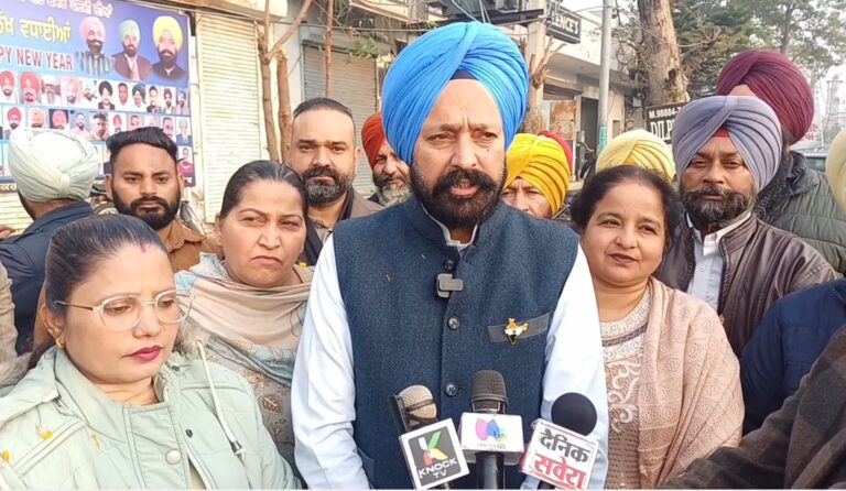 ਫਤਹਿਗੜ੍ਹ ਸਾਹਿਬ ਵਿਖੇ ‘ਆਪ’ ਨੇ ਮਨਾਇਆ ਗਣਤੰਤਰ ਦਿਵਸ/ ਵਿਧਾਇਕ ਲਖਬੀਰ ਸਿੰਘ ਰਾਏ ਨੇ ਲਹਿਰਾਇਆ ਤਿਰੰਗਾ