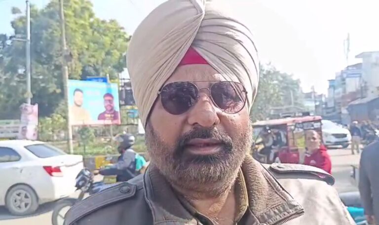 ਜਲੰਧਰ ’ਚ ਟਿੱਪਰ ਦੀ ਟੱਕਰ ਨਾਲ ਔਰਤ ਦੀ ਮੌਤ/  ਡੌਲਫਿਨ ਮਾਰਕੀਟ ਚੌਕ ‘ਤੇ ਹਾਦਸਾ, ਡਰਾਈਵਰ ਫਰਾਰ