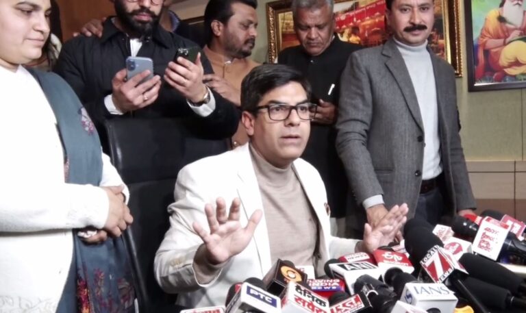 ਚੰਡੀਗੜ੍ਹ ਨੂੰ ਮਿਲਿਆ ਨਵਾਂ ਮੇਅਰ/ ਭਾਜਪਾ ਦੇ ਸੌਰਭ ਜੋਸ਼ੀ ਨੇ ਜਿੱਤੀ ਚੋਣ/ ਭਾਜਪਾ 18, ਆਪ 11 ਤੇ ਕਾਂਗਰਸ ਨੂੰ ਮਿਲੇ 7 ਵੋਟ