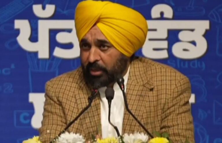 ਮੁੱਖ ਮੰਤਰੀ ਮਾਨ ਦਾ ਬੇਰੁਜ਼ਗਾਰਾਂ ਨੂੰ ਨਵੇਂ ਸਾਲ ਦਾ ਤੋਹਫਾ/ 606 ਮੁਲਾਜ਼ਮਾਂ ਨੂੰ ਵੰਡੇ ਨਿਯੁਕਤੀ ਪੱਤਰ