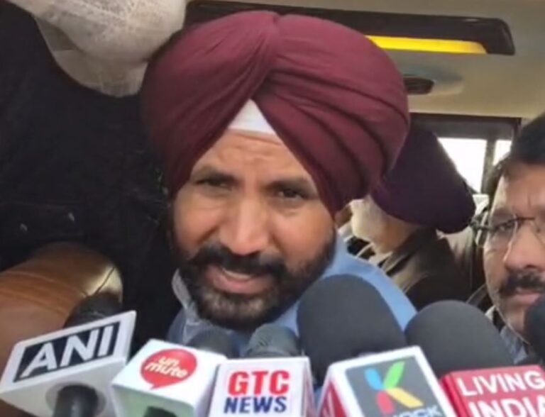 ਪਟਿਆਲਾ ’ਚ  ਸਰਕਾਰ ’ਤੇ ਵਰ੍ਹੇ ਰਾਜਾ ਵੜਿੰਗ / ਸੁਖਪਾਲ ਖਹਿਰਾ ਤੇ ਪ੍ਰਗਟ ਸਿੰਘ ’ਤੇ FIR  ਦੀ ਨਿੰਦਾ