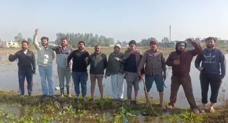 ਗੁਰਦਾਸਪੁਰ ’ਚ ਛੱਪੜ ਦੇ ਪਾਣੀ ਨਾਲ ਫ਼ਸਲਾਂ ਖਰਾਬ/ ਪਿੰਡ ਬਹਿਰਾਮਪੁਰ ਦਾ ਮਾਮਲਾ/ ਪਿੰਡ ਵਾਸੀਆਂ ਨੇ ਪ੍ਰਸ਼ਾਸਨ ਖਿਲਾਫ਼ ਕੱਢੀ ਭੜਾਸ