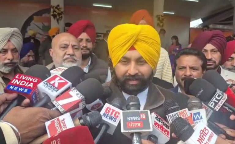 ਪਟਿਆਲਾ ਵਿਖੇ ਧੂਮਧਾਮ ਨਾਲ ਮਨਾਇਆ ਗਣਤੰਤਰ ਦਿਵਸ/ ਮੰਤਰੀ ਹਰਜੋਤ ਬੈਂਸ ਨੇ ਲਹਿਰਾਇਆ ਤਿਰੰਗਾ