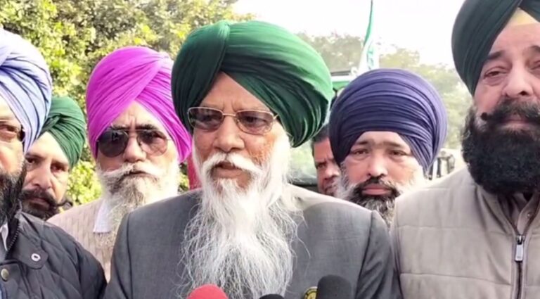 ਸਮਰਾਲਾ ਵਿਖੇ ਕਿਸਾਨਾਂ ਦਾ ਟਰੈਕਟਰ ਮਾਰਚ/ ਐਸਡੀਐਮ ਦਫਤਰ ਵਿਖੇ ਆ ਕੇ ਹੋਈ ਸਮਾਪਤੀ/ ਰਾਜਵਾਲ ਤੇ ਲੱਖੋਵਾਲ ਸਮੇਤ ਦਿੱਗਜ਼ ਆਗੂ ਰਹੇ ਮੌਜੂਦ