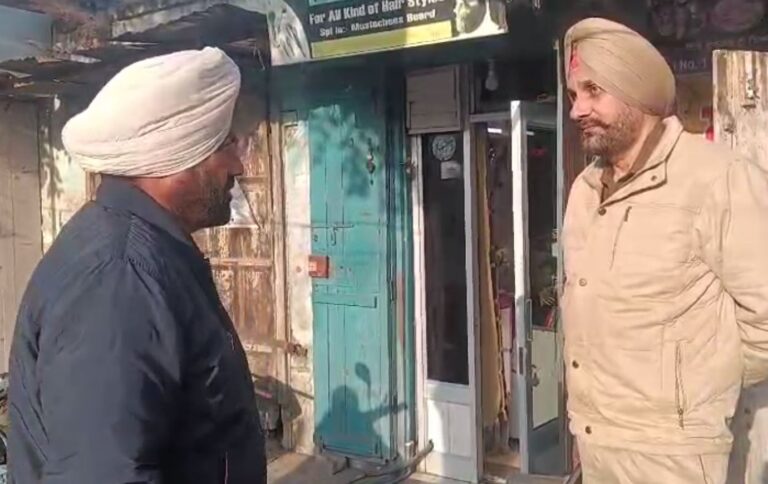 ਬਟਾਲਾ ’ਚ ਚੋਰਾਂ ਦਾ ਦੁਕਾਨਾਂ ’ਤੇ ਧਾਵਾਂ/ ਇਕੋ ਰਾਤ ਤਿੰਨ ਦੁਕਾਨਾਂ ਦੇ ਤੋੜੇ ਤਾਲੇ/ ਨਕਦੀ ਚੋਰੀ ਕਰ ਕੇ ਹੋਏ ਫਰਾਰ