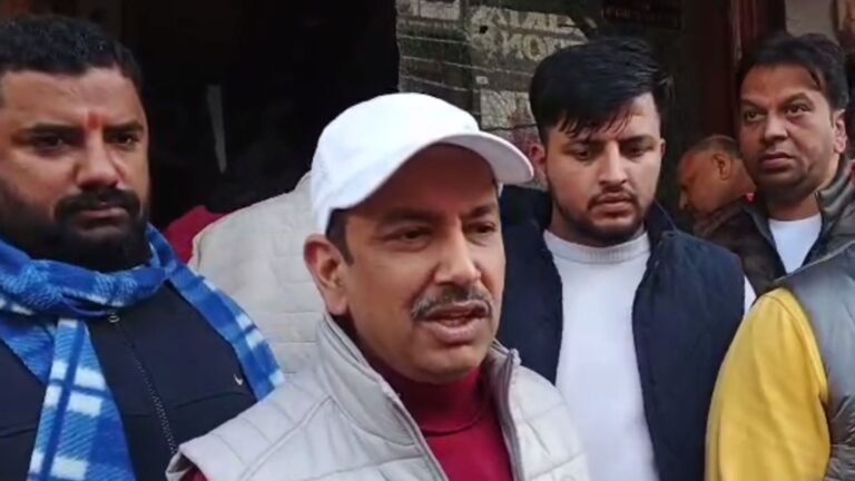 ਜੰਡਿਆਲਾ ਗੁਰੂ ’ਚ ਸੁਨਿਆਰੇ ਦੀ ਦੁਕਾਨ ’ਤੇ ਫਾਇਰਿੰਗ/ ਜਾਨੀ ਨੁਕਸਾਨ ਤੋਂ ਬਚਾਅ, ਕਾਰੋਬਾਰੀਆਂ ’ਚ ਦਹਿਸ਼ਤ