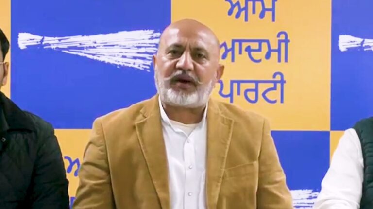 ਆਪ ਬੁਲਾਰਾ ਬਲਤੇਜ ਪੰਨੂ ਦਾ ਅਕਾਲੀ ਆਗੂਆਂ ਵੱਲ ਨਿਸ਼ਾਨਾ/ ਗੈਗਸਟਰਵਾਦ ਦੀ ਪੁਸ਼ਤ-ਪਨਾਹੀ ਕਰਨ ਦੇ ਲਾਏ ਇਲਜ਼ਾਮ/ ਗੈਂਗਸਟਰ ਪਰਿਵਾਰਾਂ ਦੇ ਸਮਾਗਮਾਂ ’ਚ ਸ਼ਾਮਲ ਹੋਣ ’ਤੇ ਚੁੱਕੇ ਸਵਾਲ