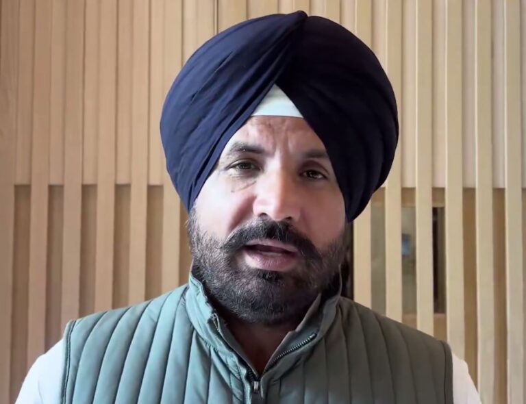 ਕਾਂਗਰਸੀ ਸਾਂਸਦ ਰਾਜਾ ਵੜਿੰਗ ਦਾ ਬਿੱਟੂ ’ਤੇ ਪਲਟਵਾਰ/ ਗੱਦਾਰ ਦੇ ਨਾਲ ਨਾਲ ਨਾਸ਼ੁਕਰਾ ਹੋਣ ਦੇ ਲਾਏ ਇਲਜ਼ਾਮ/ ਪਾਰਟੀ ਵੱਲੋਂ ਕੀਤੇ ਅਹਿਸਾਨ ਕਰਵਾਏ ਯਾਦ