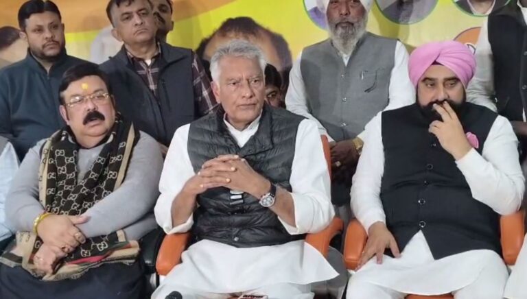 ਅੰਮ੍ਰਿਤਸਰ ਦੌਰੇ ਦੌਰਾਨ ਸੁਨੀਲ ਜਾਖੜ ਦਾ ਤਿੱਖਾ ਬਿਆਨ/ ਕਿਸਾਨਾਂ ਦੇ ਸਮਝੌਤਿਆਂ ’ਤੇ ਖੁਲ੍ਹ ਕੇ ਰੱਖੇ ਵਿਚਾਰ/ ਬਿਨਾਂ ਪੜ੍ਹੇ ਵਿਰੋਧ ਕਰਨ ਨੂੰ ਦੱਸਿਆ ਗਲਤ