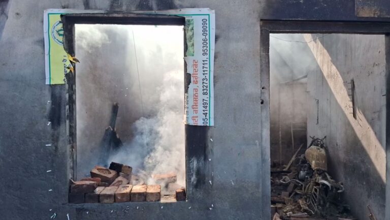 ਫਰੀਦਕੋਟ ’ਚ ਗੈਸ ਸਿਲੰਡਰ ਫਟਣ ਨਾਲ ਘਰ ਨੂੰ ਅੱਗ/ ਜਾਨੀ ਨੁਕਸਾਨ ਤੋਂ ਬਚਾਅ, ਸਾਮਾਨ ਸੜ ਕੇ ਸੁਆਹ