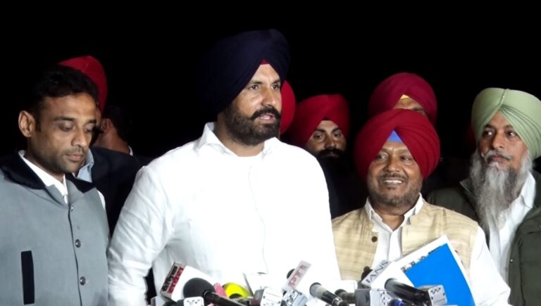 ਚੰਡੀਗੜ੍ਹ ਵਿਖੇ ਕਾਂਗਰਸ ਆਗੂਆਂ ਦੀ ਅਹਿਮ ਮੀਟਿੰਗ/ ਰਾਜਾ ਵੜਿੰਗ ਸਮੇਤ ਦਿੱਗਜ਼ ਆਗੂ ਰਹੇ ਮੌਜੂਦ/ ਚੋਣਾਂ ਨੂੰ ਲੈ ਕੇ ਕੀਤੀ ਵਿਚਾਰ-ਚਰਚਾ