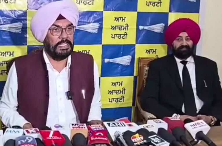 ਅੰਮ੍ਰਿਤਸਰ ਵਿਖੇ ਵਿਧਾਇਕ ਧਾਲੀਵਾਲ ਦੀ ਪ੍ਰੈੱਸ ਕਾਨਫਰੰਸ/ ਮੋਗਾ ਰੈਲੀ ਦੱਸਿਆ ਇਤਿਹਾਸਕ ਘਟਨਾ/ ਤਿੰਨ ਪੱਧਰਾਂ ’ਤੇ ਹੋ ਰਹੀ ਨਸ਼ਿਆਂ ਖਿਲਾਫ ਲੜਾਈ