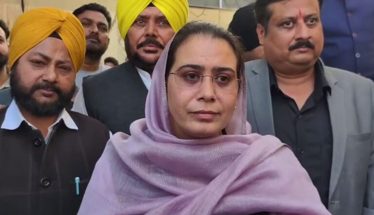 ਸੰਗਰੂਰ ਪ੍ਰਸ਼ਾਸਨ ਦੀ ਵਪਾਰੀਆਂ ਨਾਲ ਮੀਟਿੰਗ/ ਦਰਪੇਸ਼ ਸਮੱਸਿਆਵਾਂ ਦੇ ਹੱਲ ਦਾ ਦਿੱਤਾ ਭਰੋਸਾ/ ਵਿਧਾਇਕਾ ਭਰਾਜ ਸਮੇਤ ਅਧਿਕਾਰੀ ਰਹੇ ਮੌਜੂਦ