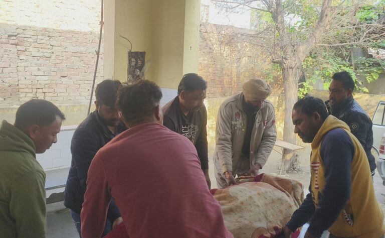 ਅਬੋਹਰ ’ਚ ਟੈਂਕਰ ਚਾਲਕ ਦੀ ਭੇਦਭਰੀ  ਹਾਲਤ ’ਚ ਮੌਤ/  ਵੈਕਸਿੰਗ ਪਲਾਟ ’ਚੋਂ ਕਿੰਨੂ ਲੋਡ ਕਰਨ ਆਏ ਨਾਲ ਹਾਦਸਾ