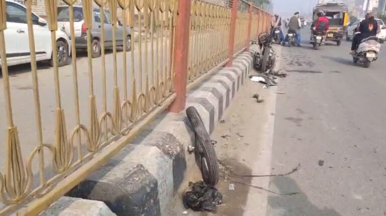 ਅੰਮ੍ਰਿਤਸਰ ਲੇਬਰ ਚੌਕ ‘ਤੇ ਭਿਆਨਕ ਸੜਕ ਹਾਦਸਾ/ 24 ਸਾਲਾ ਨੌਜਵਾਨ ਦੀ ਮੌਤ/ Zepto ਦੀ ਨੌਕਰੀ ਲਈ ਘਰੋਂ ਨਿਕਲੇ ਨੂੰ ਮਾਰੀ ਟੱਕਰ