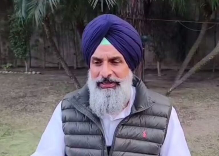 ਬਿਕਰਮ ਮਜੀਠੀਆ ਨੇ ਸਰਪੰਚ ਮਾਮਲੇ ’ਚ ਘੇਰੀ ਸਰਕਾਰ/  ਪਰਿਵਾਰ ਨਾਲ ਪ੍ਰਗਟਾਇਆ ਦੁੱਖ/ ਮੁੱਖ ਮੰਤਰੀ ਤੇ ਡੀਜੀਪੀ ਦੇ ਅਸਤੀਫੇ ਦੀ ਕੀਤੀ ਮੰਗ