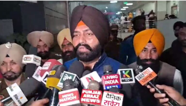 ਅੰਮ੍ਰਿਤਸਰ ਦੇ ਹਸਪਤਾਲ ਪਹੁੰਚੇ ਮੰਤਰੀ ਲਾਲਜੀਤ ਭੁੱਲਰ/ ਸਰਪੰਚ ਕਤਲ ਘਟਨਾ ’ਚ ਜ਼ਖਮੀ ਦਾ ਪੁੱਛਿਆ ਹਾਲ/ ਦੋਸ਼ੀਆਂ ਖਿਲਾਫ ਸਖਤ ਕਾਰਵਾਈ ਦਾ ਭਰੋਸਾ