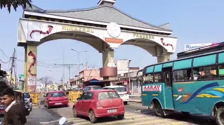 ਨੰਗਲ ਵਾਸੀਆਂ ਵੱਲੋਂ ਹਿਮਾਚਲੀ ਟੈਕਸ ਦਾ ਵਿਰੋਧ/ ਹਿਮਾਚਲ ਸਰਕਾਰ ਦੇ ਐਂਟਰੀ ਟੈਕਸ ਨੂੰ ਦੱਸਿਆ ਧੱਕਾ/  ਕਾਰ ਦਾ 100 ਰੁਪਏ ਕੀਤਾ ਐਟਰੀ ਟੈਕਸ