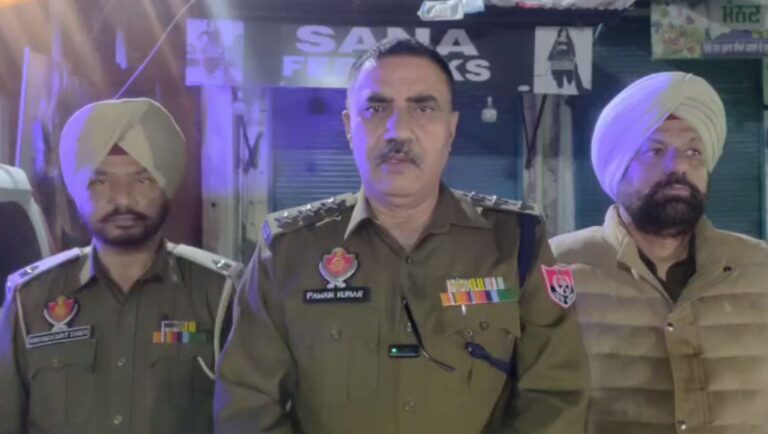 ਅਜਨਾਲਾ ਪੁਲਿਸ ਵੱਲੋਂ ਸ਼ਹਿਰ ਅੰਦਰ ਸਪੈਸ਼ਲ ਨਾਕੇਬੰਦੀ/ ਪੁਲਿਸ ਕਰਮਚਾਰੀਆਂ ਦੇ ਕਤਲ ਤੋਂ ਬਾਅਦ ਵਧਾਈ ਚੌਕਸੀ