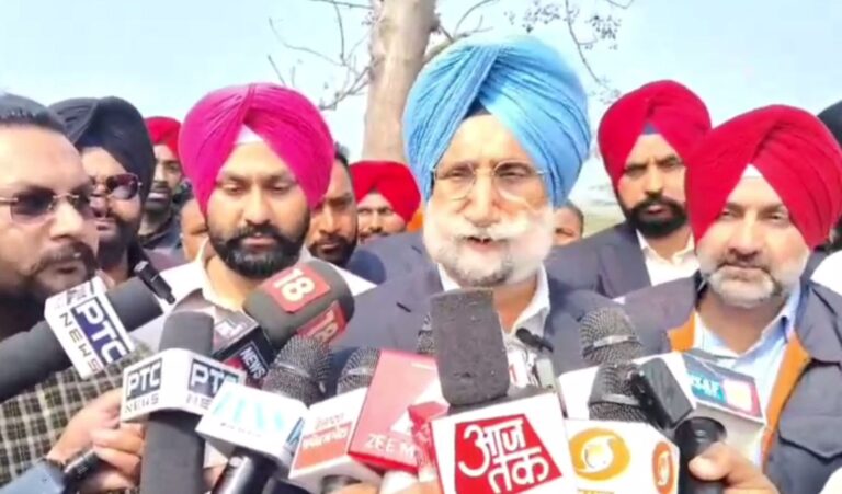 ਸਰਕਾਰਾਂ ’ਤੇ ਵਰ੍ਹੇ ਸਾਂਸਦ ਸੁਖਜਿੰਦਰ ਰੰਧਾਵਾ/ ਪੁਲਿਸ ਮੁਲਾਜ਼ਮਾਂ ਦੇ ਕਤਲਾਂ ਨੂੰ ਲੈ ਕੇ ਪੁੱਛੇ ਸਵਾਲ/ ਬੀਐਸਐਫ ਦੀ ਭੂਮਿਕਾ ਦੀ ਮੰਗੀ ਜਾਂਚ