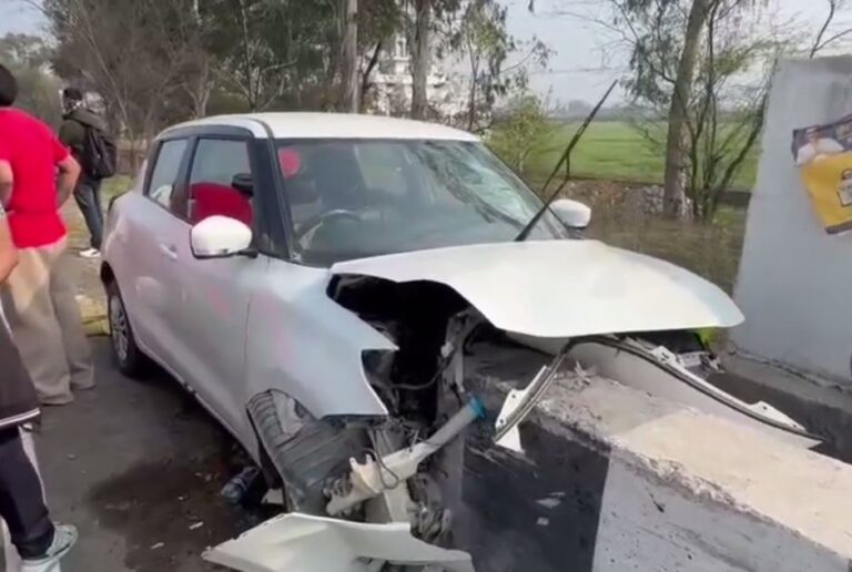 ਮੋਗਾ ’ਚ ਭਿਆਨਕ ਸੜਕ ਹਾਦਸੇ ਦੌਰਾਨ 1 ਮੌਤ, ਦੋ ਜ਼ਖਮੀ/ ਪੁਲ ਦੀ ਕੰਧ ਨਾਲ ਟਕਰਾਈ ਕਾਰ