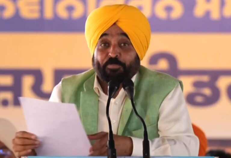 ਫਿਰੋਜ਼ਪੁਰ ਦੇ ਕਿਸਾਨਾਂ ਨੂੰ ਮੁੱਖ ਮੰਤਰੀ ਮਾਨ ਦਾ ਵੱਡਾ ਤੋਹਫਾ/ ਫਿਰੋਜ਼ਪੁਰ ਫੀਡਰ ਨਹਿਰ ਦੀ ਰੀਲਾਈਨਿੰਗ ਦਾ ਕੀਤਾ ਉਦਘਾਟਨ/  ਪਿਛਲੀਆਂ ਸਰਕਾਰਾਂ ਵੱਲ ਸਾਧੇ ਨਿਸ਼ਾਨੇ