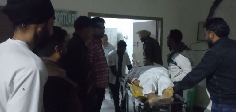 ਹੁਸ਼ਿਆਰਪੁਰ ’ਚ ਟਿੱਪਰ ਚਾਲਕ ਨੇ ਕੁਲਚਿਆ ਸਾਬਕਾ ਸਰਪੰਚ/ ਮੋਟਰ ਸਾਇਕਲ ’ਤੇ ਜਾਂਦੇ ਨੂੰ ਟਿੱਪਰ ਨੇ ਮਾਰੀ ਟੱਕਰ/ ਪੁਲਿਸ ਨੇ ਡਰਾਈਵਰ ਨੂੰ ਗ੍ਰਿਫਤਾਰ ਕਰ ਕੇ ਜਾਂਚ ਕੀਤੀ ਸ਼ੁਰੂ