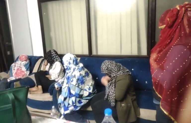 ਜ਼ੀਰਕਪੁਰ ਪੁਲਿਸ ਵੱਲੋਂ ਫੈਸ਼ਨ ਸੈਲੂਨ ’ਤੇ ਛਾਪਾ/ 4 ਕੁੜੀਆਂ ਸਮੇਤ ਸੈਲੂਨ ਮਾਲਕਣ ਗ੍ਰਿਫਤਾਰ/ ਦੇਹ ਵਪਾਰ ਦਾ ਧੰਦਾ ਚੱਲਦੇ ਹੋਣ ਦਾ ਸ਼ੱਕ