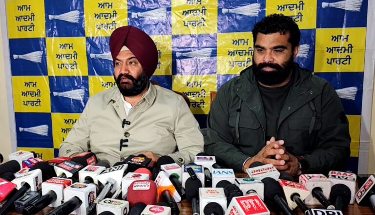 ਅੰਮ੍ਰਿਤਸਰ ’ਚ ਆਪ ਆਗੂ ਤਲਬੀਰ ਗਿੱਲ ਦੀ ਪ੍ਰੈੱਸ ਕਾਨਫਰੰਸ/ ਅਮਰੀਕਾ ਨਾਲ ਵਪਾਰ ਸਮਝੌਤੇ ’ਤੇ ਚੁੱਕੇ ਵੱਡੇ ਸਵਾਲ/ ਕਿਸਾਨਾਂ ਨਾਲ ਧੋਖੇ ਦੇ ਇਲਜ਼ਾਮ