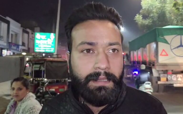 ਕਪੂਰਥਲਾ ’ਚ ਫਲੈਕਸ ਬੋਰਡ ਪਾੜਣ ਦਾ ਮੁੱਦਾ ਗਰਮਾਇਆ/ ਸ਼ਰਾਰਤੀਆਂ ਨੇ ਪਾੜੇ ਭਗਤ ਰਵੀਦਾਸ ਦੇ ਫਲੈਕਸ ਬੋਰਡ/ ਲੋਕਾਂ ਨੇ ਫੜ ਕੇ ਪੁਲਿਸ ਹਵਾਲੇ ਕੀਤਾ ਸ਼ਰਾਰਤੀ