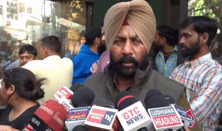 ਲੁਧਿਆਣਾ ’ਚ ਮਨੁੱਖੀ ਤਸਕਰੀ ਦਾ ਪਰਦਾਫਾਸ਼/ ਸੀਐਮਸੀ ਚੌਂਕ ਨੇੜੇ ਹੋਈ ਬੱਚੇ ਦੀ ਖਰੀਦੋ ਫਰੋਖਤ