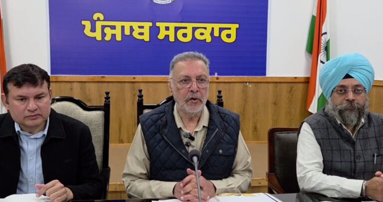 ਸੰਗਰੂਰ ਪਹੁੰਚੇ ਸਿਹਤ ਮੰਤਰੀ ਡਾ. ਬਲਬੀਰ ਸਿੰਘ/ ਸਿਹਤ ਯੋਜਨਾ ਦੇ ਕਾਰਡਾਂ ਦੀ ਪ੍ਰਗਤੀ ਦਾ ਲਿਆ ਜਾਇਜ਼ਾ