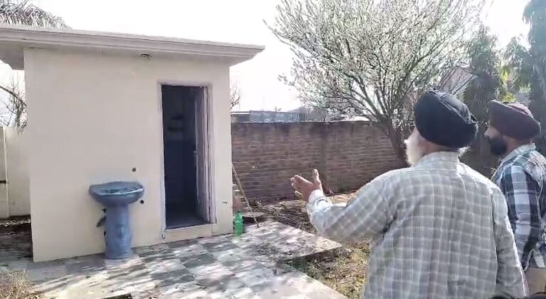 ਅਜਨਾਲਾ ਦੇ ਪਿੰਡ ਰਿਆੜ ’ਚ ਘਰ ਅੰਦਰ ਚੋਰੀ/ ਵਿਦੇਸ਼ ਰਹਿੰਦੇ ਪਰਿਵਾਰ ਦੇ ਘਰ ਨੂੰ ਬਣਾਇਆ ਨਿਸ਼ਾਨਾ
