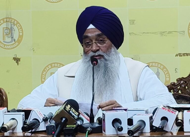 ਜਲੰਧਰ ਵਿਖੇ ਗਿਆਨੀ ਰਘਬੀਰ ਸਿੰਘ ਦੀ ਪ੍ਰੈੱਸ ਕਾਨਫਰੰਸ/ SGPC ਪ੍ਰਬੰਧਾਂ ’ਚ ਬੇਨਿਯਮੀਆਂ ਬਾਰੇ ਵੱਡੇ ਖੁਲਾਸੇ/ ਬਾਦਲ ਪਰਿਵਾਰ ’ਤੇ ਲਾਏ ਗੰਭੀਰ ਇਲਜ਼ਾਮ