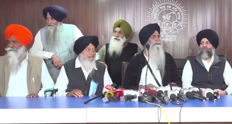 ਸ਼੍ਰੋਮਣੀ ਕਮੇਟੀ ਦਾ ਗਿ. ਰਘਬੀਰ ਸਿੰਘ ਨੂੰ ਨੋਟਿਸ/72 ਘੰਟਿਆਂ ’ਚ ਸਪੱਸ਼ਟੀਕਰਨ ਦੇਣ ਦਾ ਅਲਟੀਮੇਟਮ