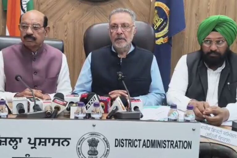 ਜਲੰਧਰ ਪਹੁੰਚੇ ਸਿਹਤ ਮੰਤਰੀ ਡਾ. ਬਲਬੀਰ ਸਿੰਘ/ ਅਧਿਕਾਰੀਆਂ ਨਾਲ ਕੀਤੀ ਮੁਲਾਕਾਤ/ ਸਿਹਤ ਯੋਜਨਾ ਕਾਰਡਾਂ ਦਾ ਲਿਆ ਜਾਇਜ਼ਾ